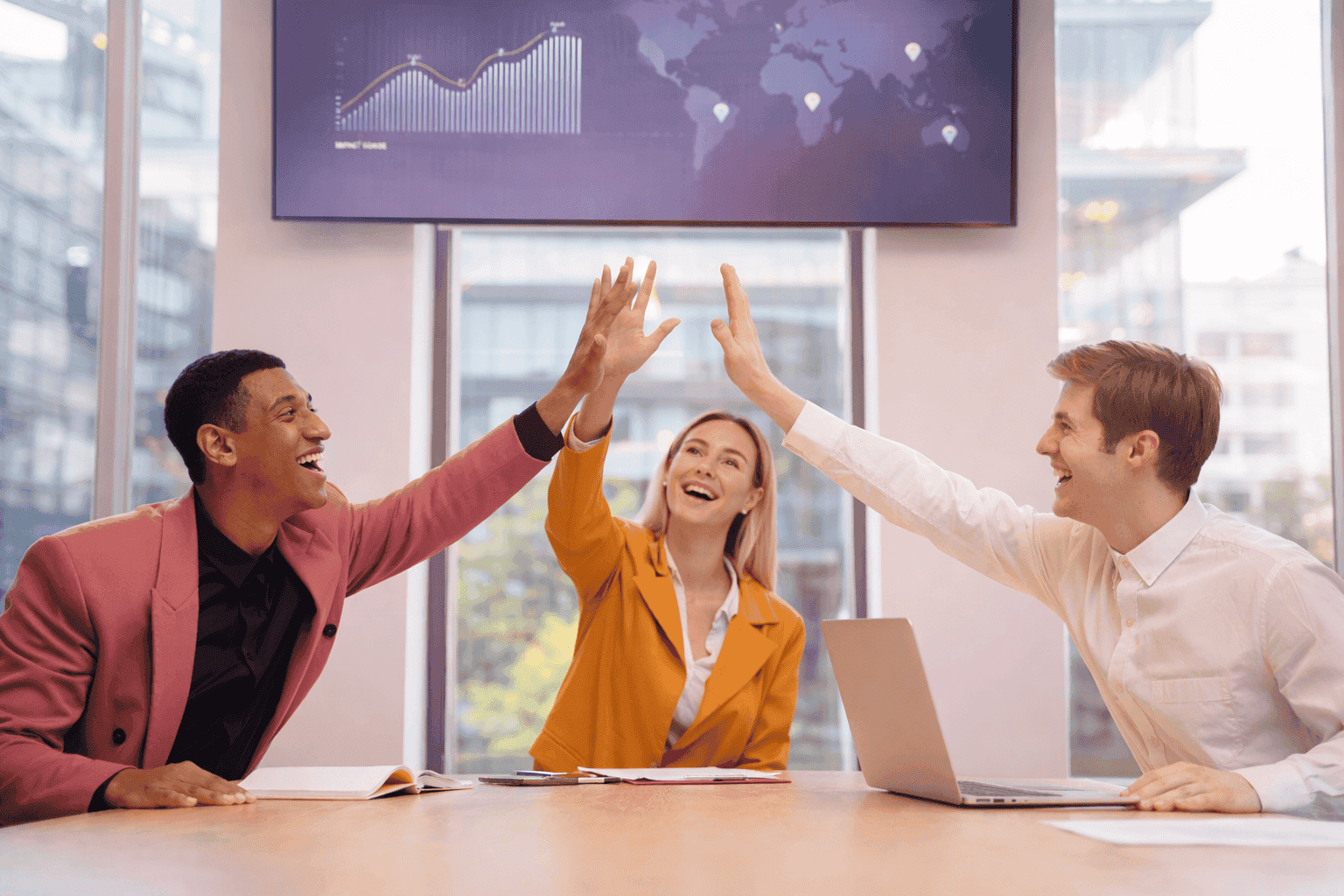 Equipo de empresa de digitalización empresarial CheckPlus